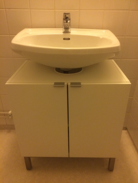 Tvättställ med underskåp