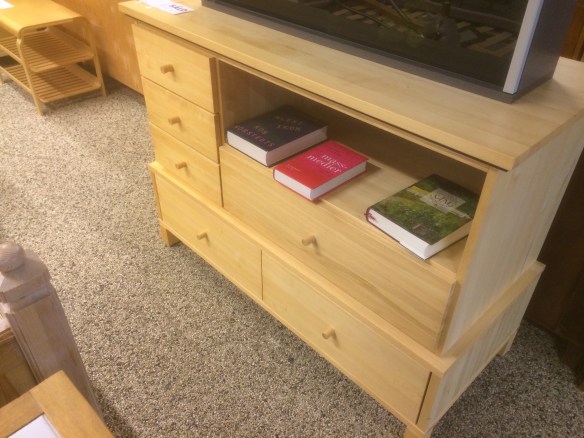 Böcker och akvarium får stanna kvar hos Myrorna